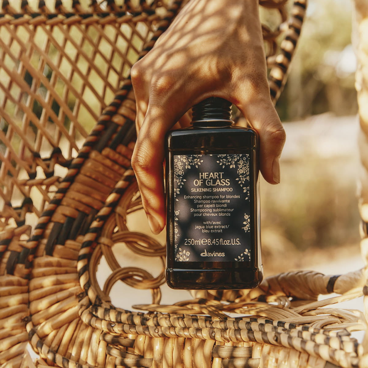  Davines-Heart-Of-Glass-Silkening-Shampoo-szampon-rozswietlajaco--wzmacniajacy-do-wlosow-blond